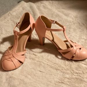 Mary-Jane Pumps